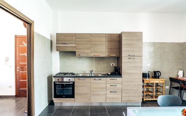 Welcomely - Senyera Apartment