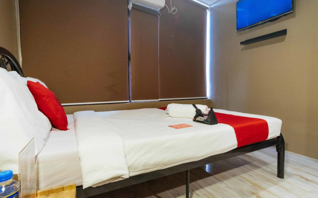 RedDoorz @ Hotel Rosemarie