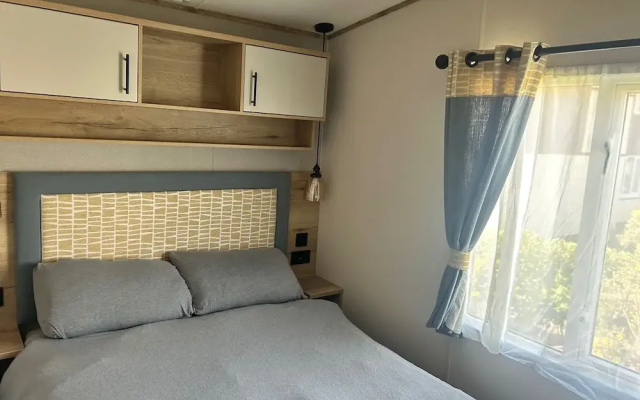 Hafan y Mor Park 3-bed Caravan, Sleeps 8, Pets Ok