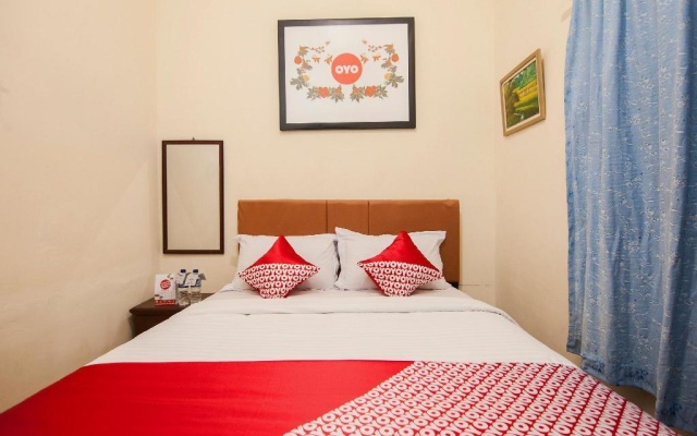 OYO 719 Penginapan Panatapan Almonsari Resort – Guest Rooms – Tangga Batu Barat