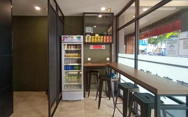 OYO 89578 Dung Fang Hotel No. 1 Sibu