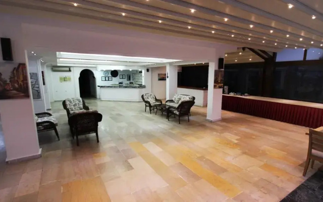 Hotel Delta Altinkum