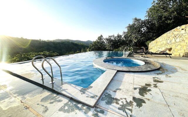 The Sky Imperial Pavoreal Jungle Resort