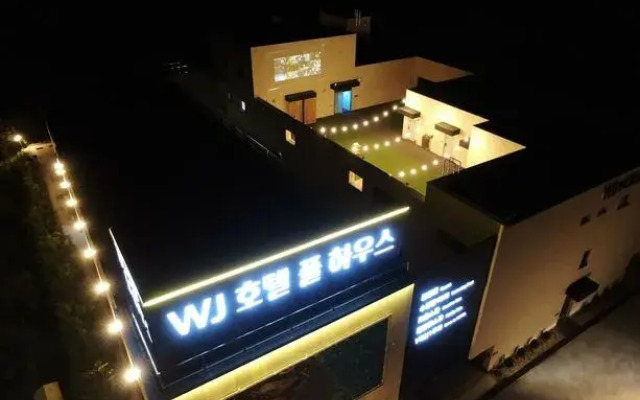 Wj Hotel Pool House