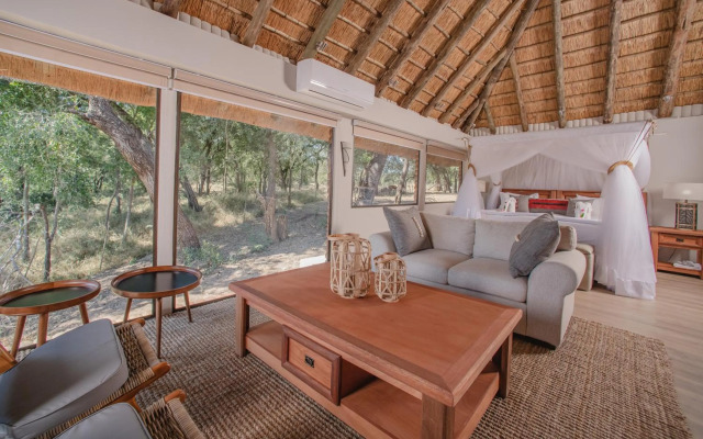 Karongwe - River Safari Lodge