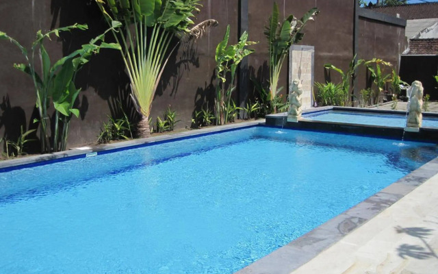 Budhi Hotel