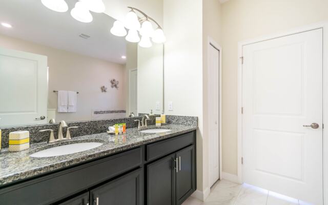 1512 Rolling Fairway Drive