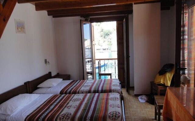 Captain's Suites