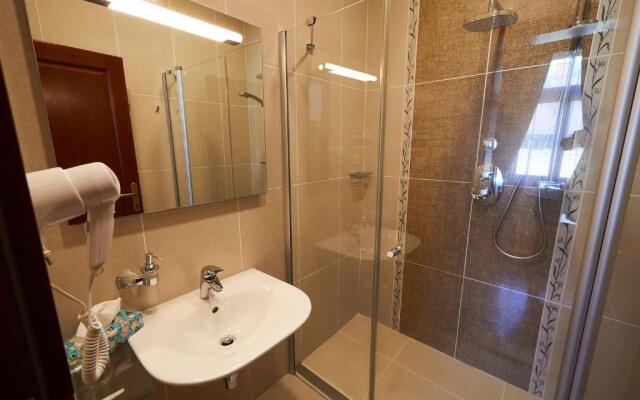 Hradná stráž Hotel&Apartments