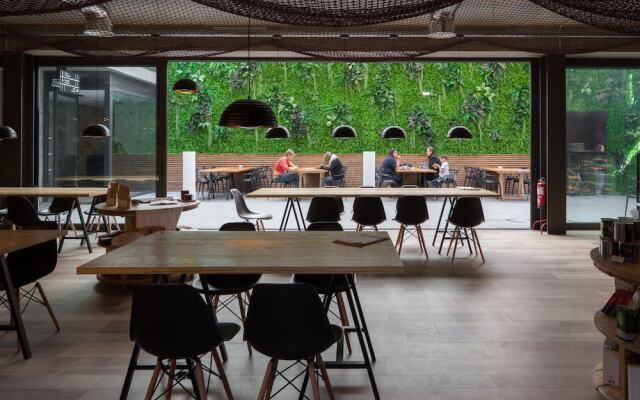 7 Gaia Roaster Apartments