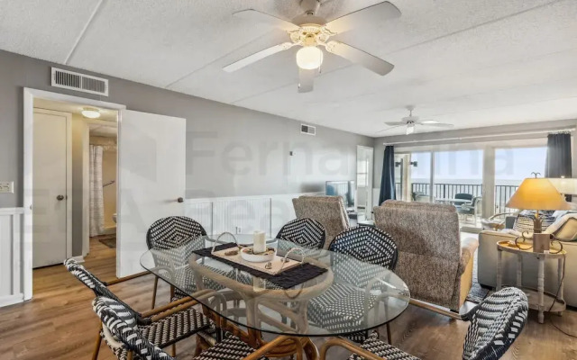 Amelia South 2 Bedroom Condo by RedAwning