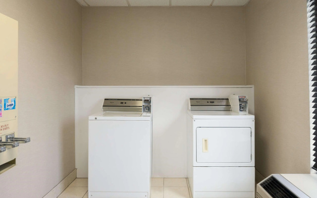Hampton Inn Pell City