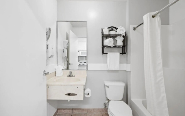 Beach Tower Beachfront Hotel, a By The Sea Resort