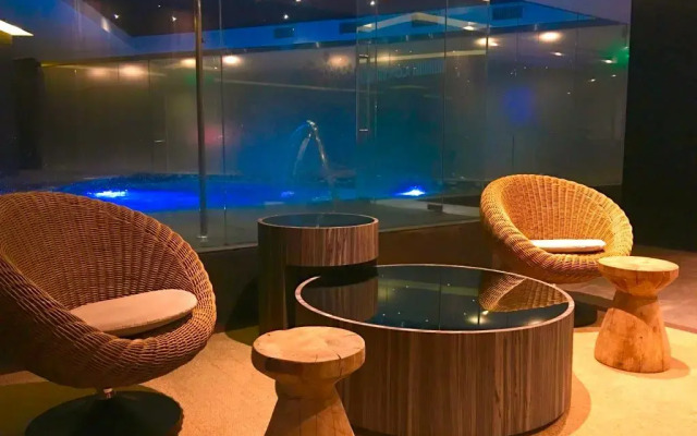 ICON Hotel