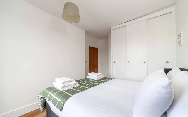 Charming Apartment in the Heart of Kennington