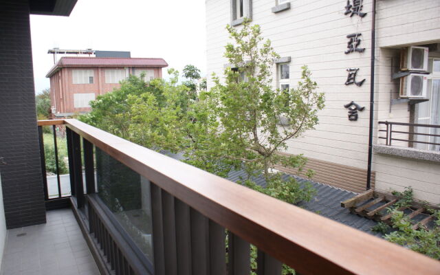 Sunny Stream Villa