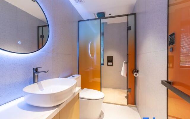 Wyndham Hotel (Donghu Qilou Old Street Store)