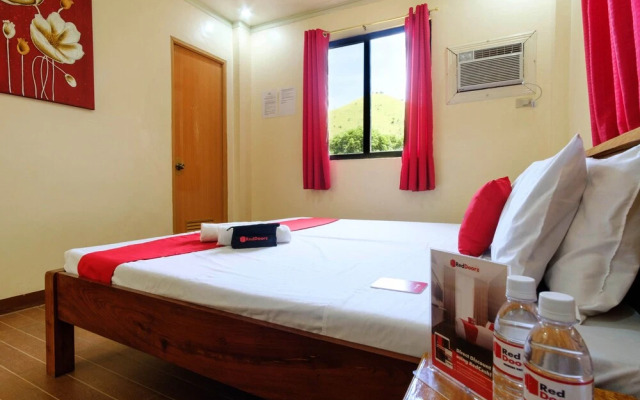 RedDoorz @ Poblacion 6 Coron