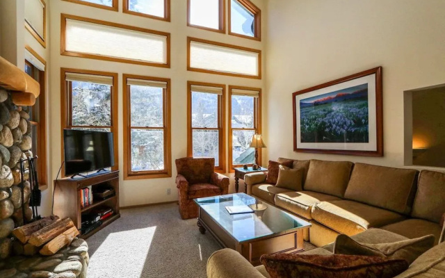 Snowcreek #880 3 Bedroom Condo by RedAwning
