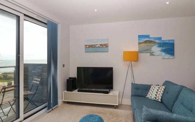 7 Warren Edge Close
