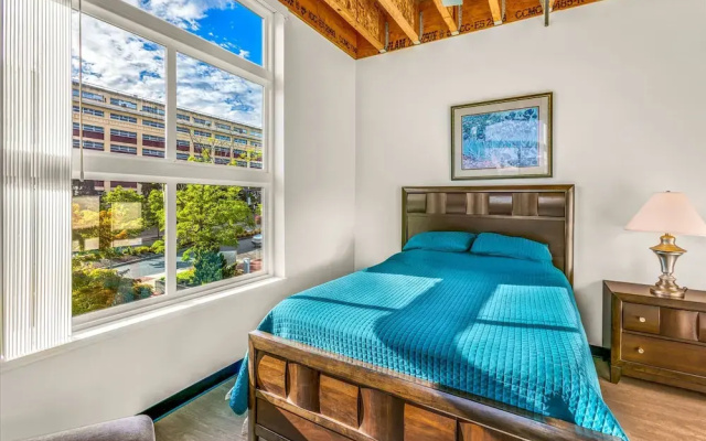 Admiral Condo 201 in Bremerton