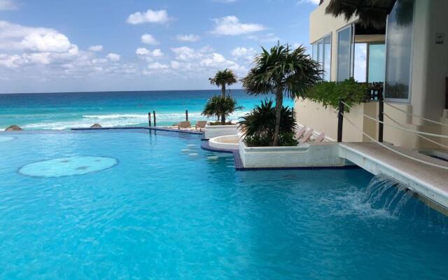 Cancun Beach ApartHotel