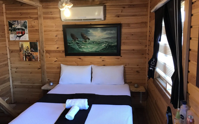 Ayanya Beach & Bistro Bungalows