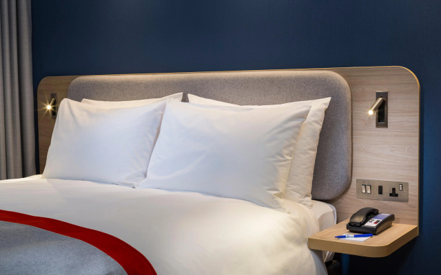 Holiday Inn Express London Heathrow T4 by IHG