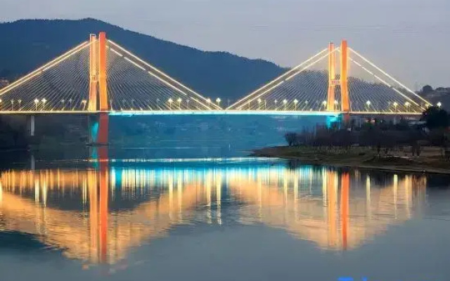 Jingfang E-sports Homestay (Tongchuan Bridge Shenghua Plaza)