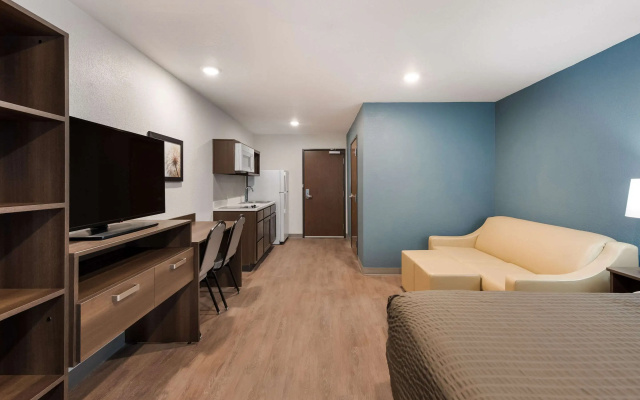 Woodspring Suites Dayton North