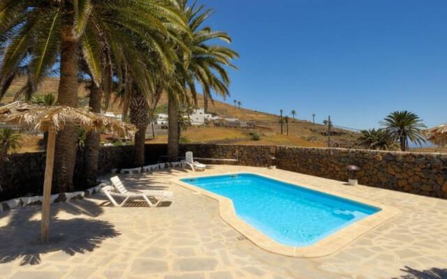 Villa - 2 Bedrooms with Pool and WiFi - 106085