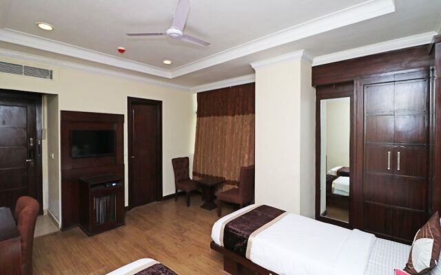 OYO 12532 Imperial Inn