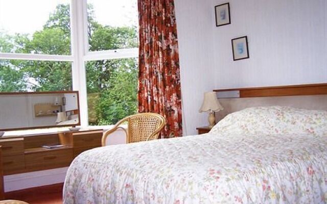 Lanarth Hotel and Caravan Park