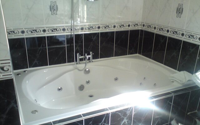 Min y Don Guest House 5 Gold