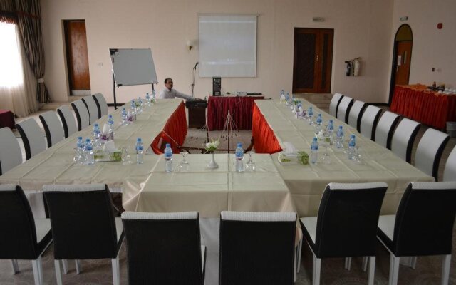 Al Rusayl Hotel