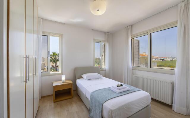 Protaras Beachfront Villa Pietra