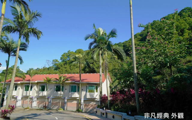 Regale Villa Hotel