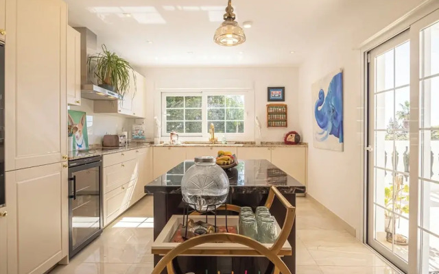Luxury Family Escape Golf & Pool Retreat