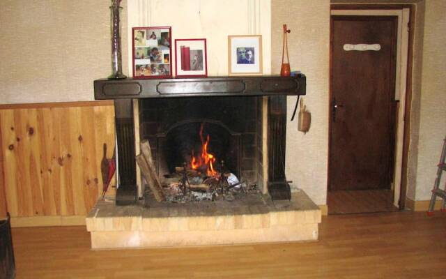 Studio in Beaumont-du-périgord, With Wifi