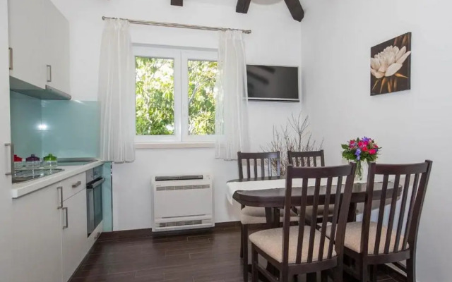4B Apartments