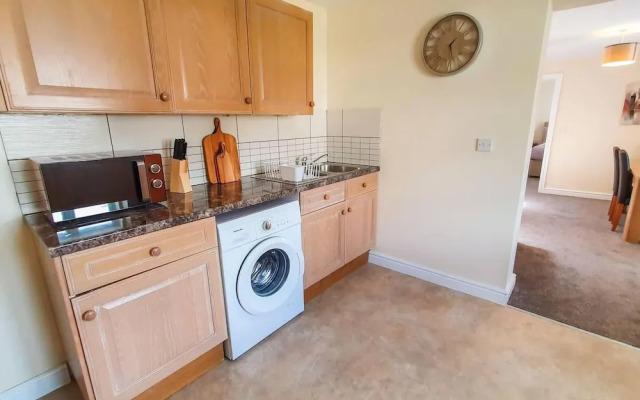 Charming 2-bed Apartment in Stroud