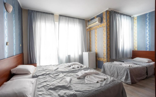Lotos Hotel