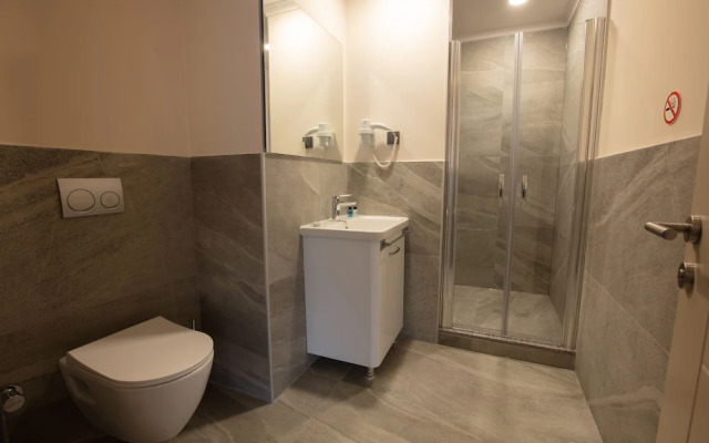 Valent Otel Business