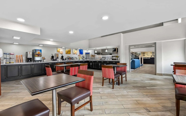 Comfort Inn & Suites Nashville Near Tanger Outlets  I-24 Antioch