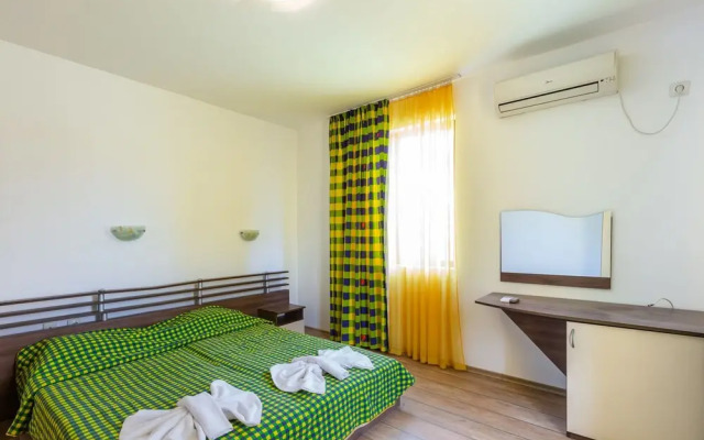 2 Bedroom Apartment in Dafinka Guest House