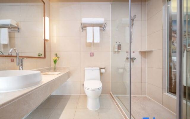 Vienna Hotel (Jiangmen Changan Road Pedestrian Street)