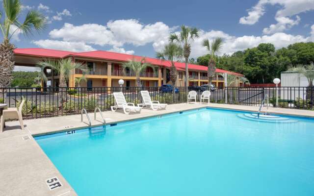 Super 8 by Wyndham Defuniak Springs