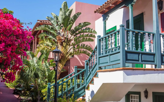 Apartamentos Oasis San Antonio