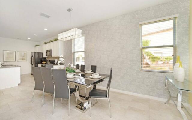 AmazingHouse 5B/5.5B PrivatePool @Disney @Solterra