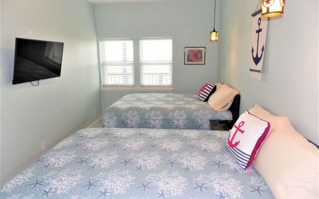 Captain's Quarters 1 Bedroom Condo by Redawning